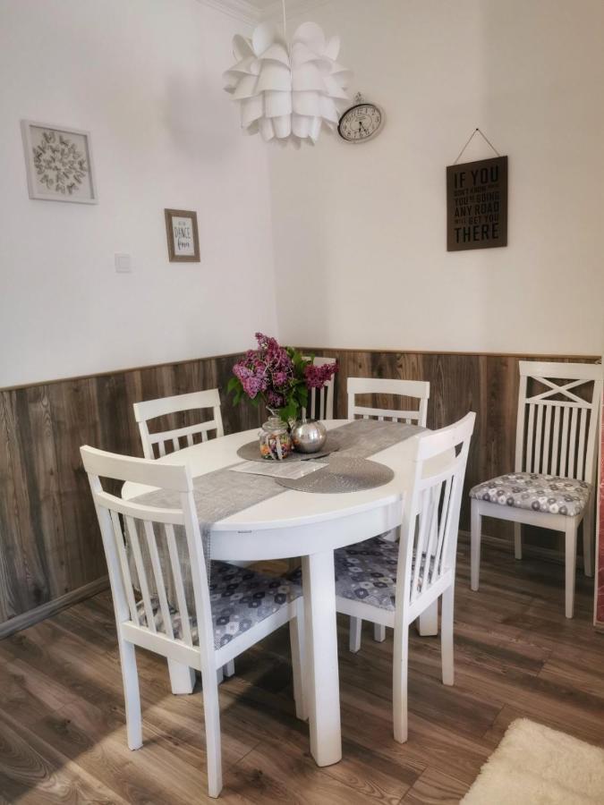 Foglal-Lak Apartman Erlau Exterior foto