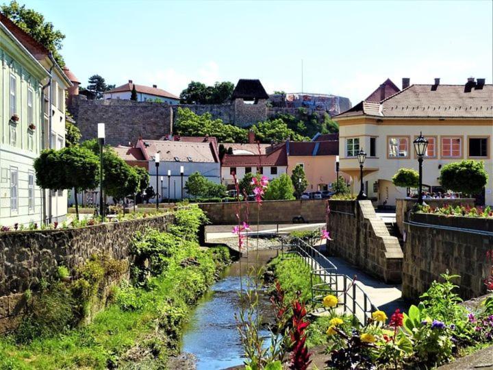 Foglal-Lak Apartman Erlau Exterior foto